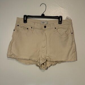 Abercrombie and Fitch The Mom Shorts in cream